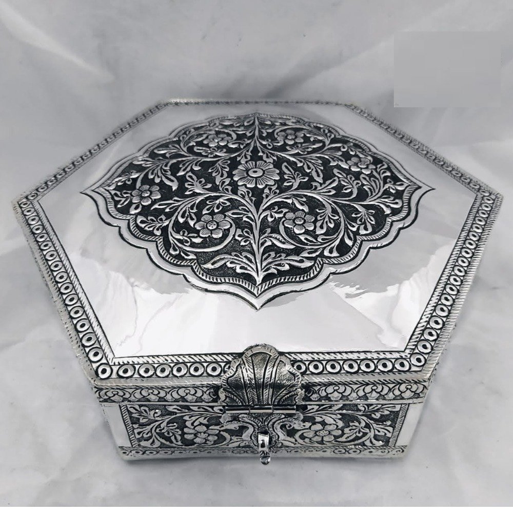 92.5 pure silver dry fruit box (pandan) in fancy shape pO-147-06