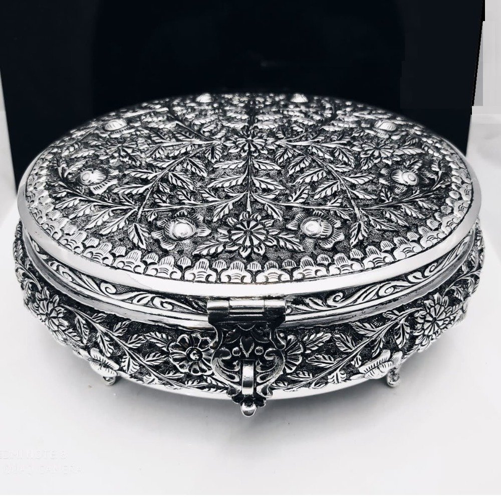 925 pure silver Designer dry fruit box (pandan) in Antique pO-147-11