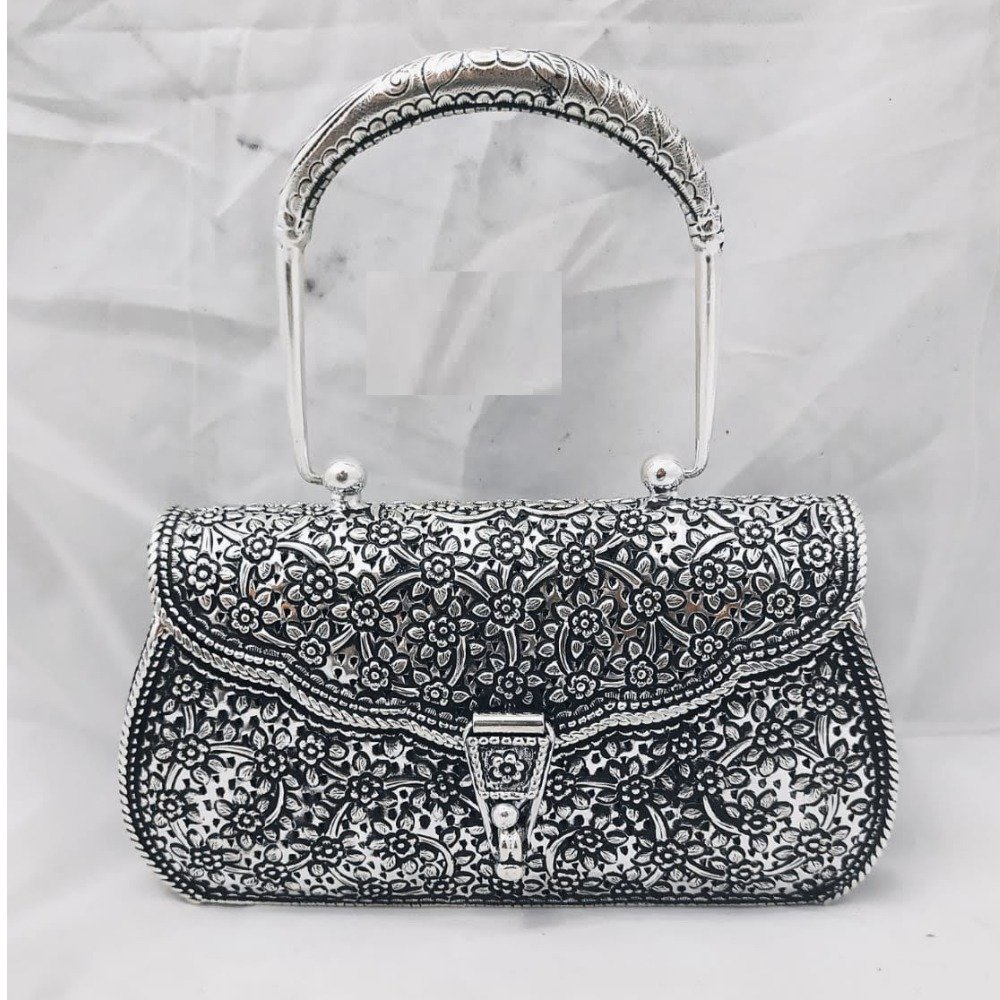 Trend Overseas Silver Sling Bag Silver Ethnic Metal Bridal clutch cum Sling  Bag Silver - Price in India | Flipkart.com